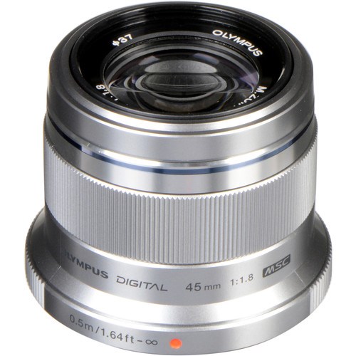 Olympus-45mm-F1.8-silver-Micro-43-Lens02