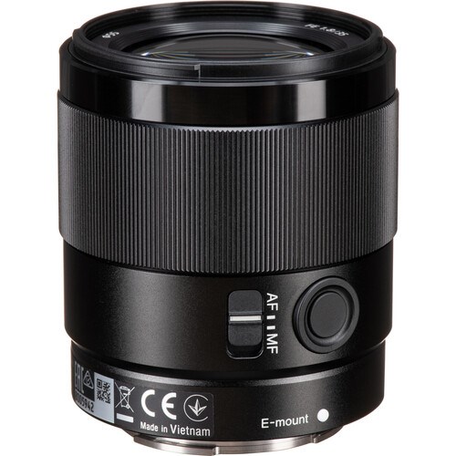 Sony-35mm-F1.8-E-Mount-Full-Frame-Lens02