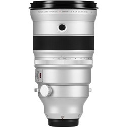 Fujifilm-XF-200mm-F2-R-OIS-inc-XF1.4X-Teleconverter-01